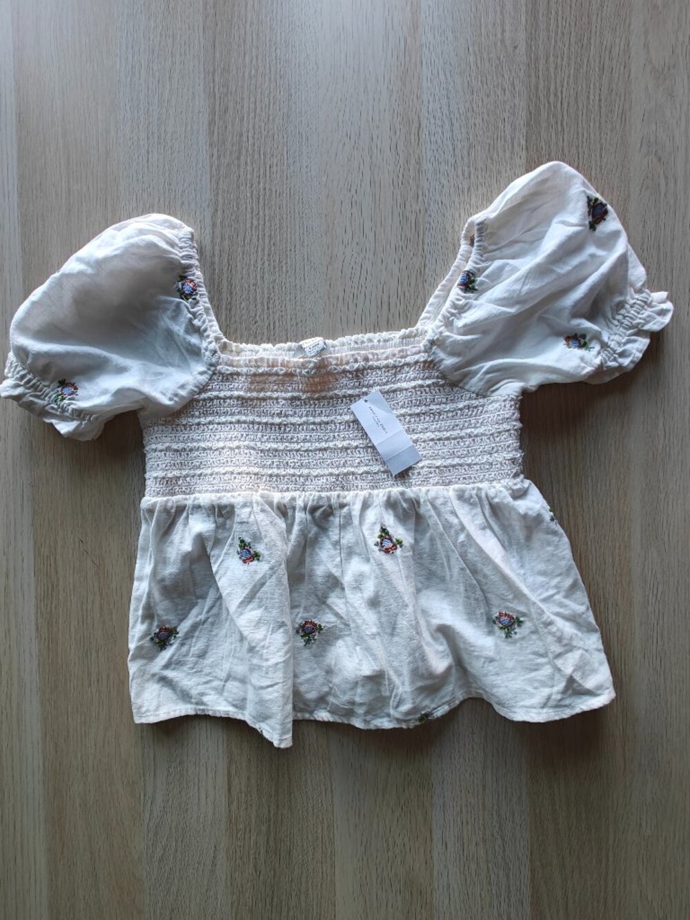 AMERICAN EAGLE EMBROIDERED BLOUSE (SIZE SMALL)